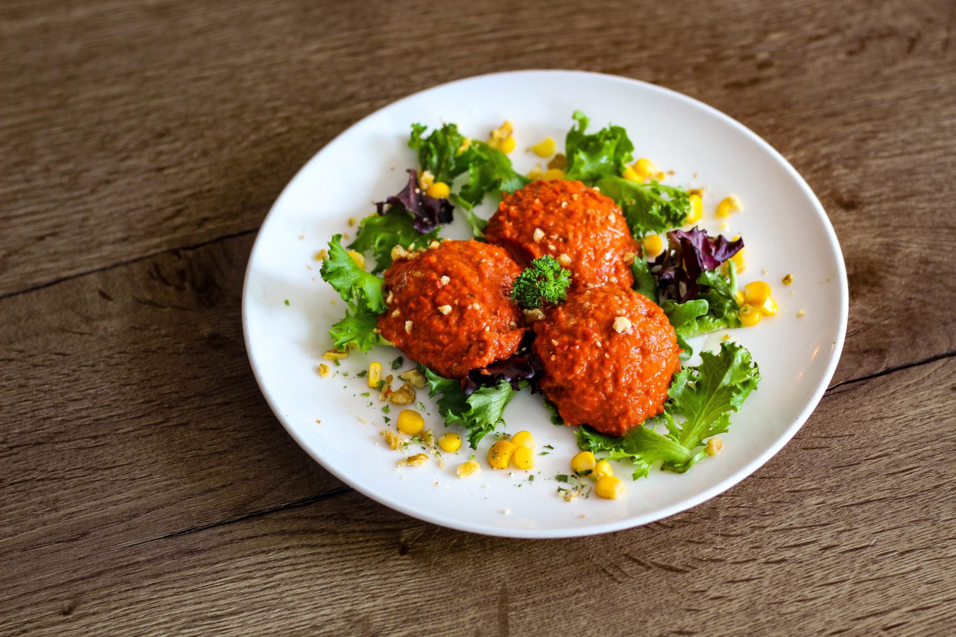 Soutzoukakia in tomatensaus